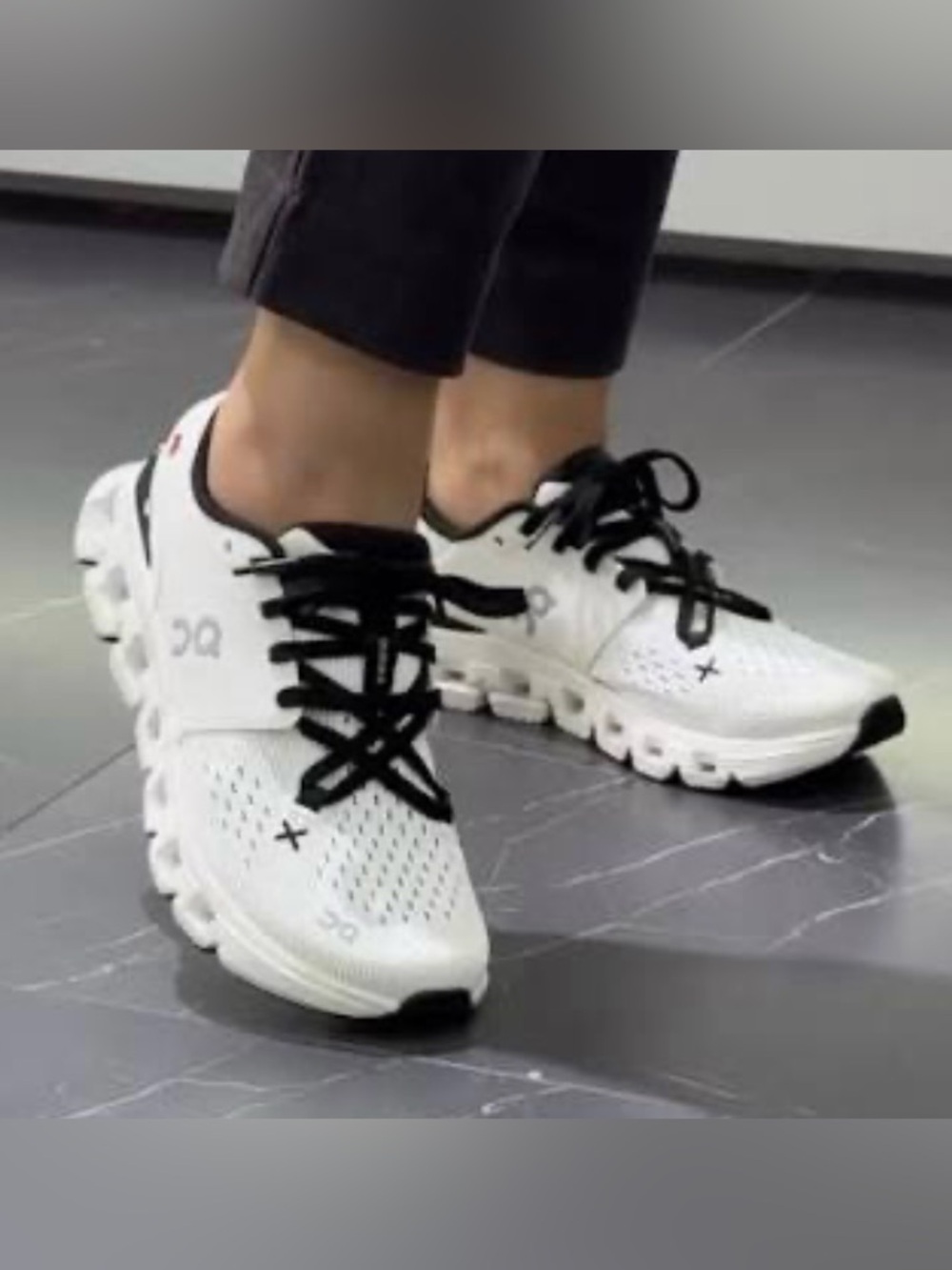 On Cloud X 4 sneakers - Picture 3 of 16
